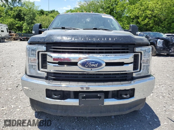 2018 Ford F-350 XL с VIN 1FT8W3BT8JEB17548, выставлен на аукционе Copart как лот 57768445 с пробегом Не указан миль и Списание • Salvage title. История ставок и продаж доступна на DreamBid. Изображение 5.