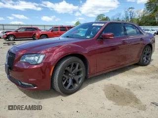 2021 Chrysler 300 S z VIN 2C3CCABG2MH550021, wystawiony jako Copart lot #53278915 z przebiegiem 60 414 mil mil oraz Szkoda całkowita • Salvage title. Historia ofert i sprzedaży dostępna na DreamBid. Obrazek 1.