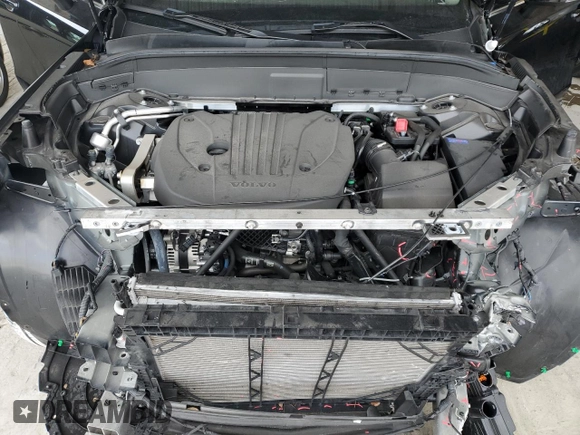 2024 Volvo XC90 Plus Bright Theme with VIN YV4L12PE4R1168459, listed as a Copart auction lot 88982295 with 14,921 mi miles and Non Repairable. Bid and sale history available at DreamBid. Image 12.