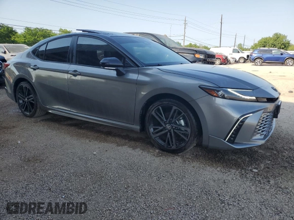2025 Toyota Camry LE with VIN 4T1DAACK7SU533391, listed as a Copart auction lot 49870435 with 1,882 mi miles and Clean Title. Bid and sale history available at carsss.com. Image 4.