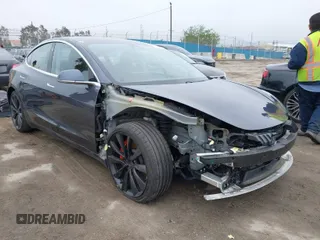 2020 Tesla Model 3 Performance z VIN 5YJ3E1EC3LF802068, wystawiony jako IAAI lot #41886024 z przebiegiem 50 271 mil mil oraz . Historia ofert i sprzedaży dostępna na DreamBid. Obrazek 1.