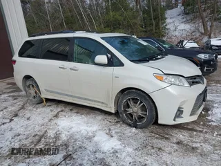 2018 Toyota Sienna XLE with VIN 5TDDZ3DC2JS191352, listed as a IAAI auction lot 41458248 with 143,664 mi miles. Bid and sale history available at carsss.com. Image 1.