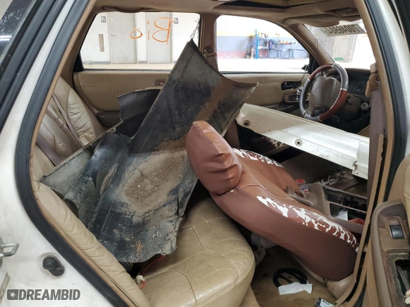 1995 Toyota Avalon XL w/Bench Seat with VIN 4T1GB10E1SU059270, listed as a Copart auction lot 70046984 with 319,833 mi miles and Salvage Title. Bid and sale history available at carsss.com. Image 10.