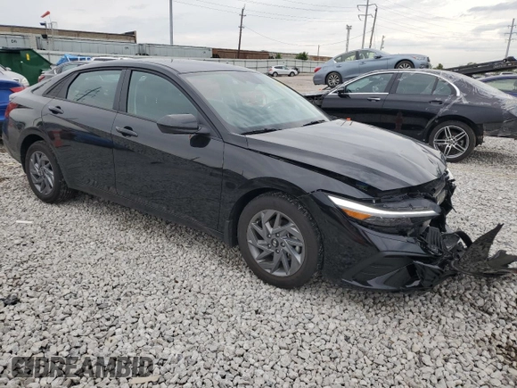 2024 Hyundai Elantra SEL z VIN KMHLM4DG0RU817597, wystawiony jako Copart lot #55959615 z przebiegiem 6 012 mil mil oraz Szkoda całkowita • Salvage title. Historia ofert i sprzedaży dostępna na DreamBid. Obrazek 4.