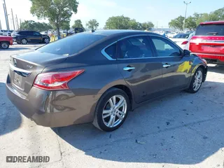 2013 Nissan Altima 3.5 SL with VIN 1N4BL3APXDN433871, listed as a IAAI auction lot 42039383 with 161,200 mi miles. Bid and sale history available at carsss.com. Image 4.