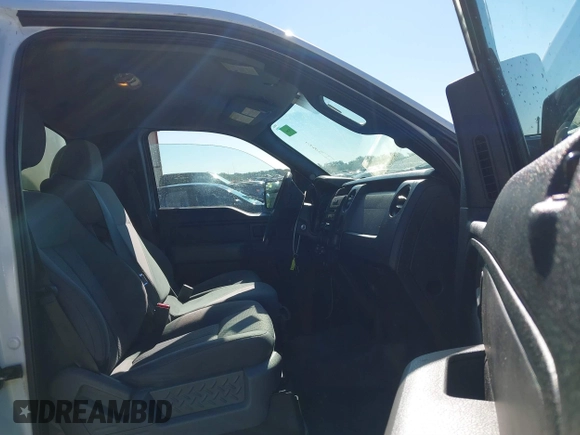 2014 Ford F-150 XL with VIN 1FTMF1CM4EKG19376, listed as a IAAI auction lot 40293792 with 362,075 mi miles. Bid and sale history available at carsss.com. Image 5.