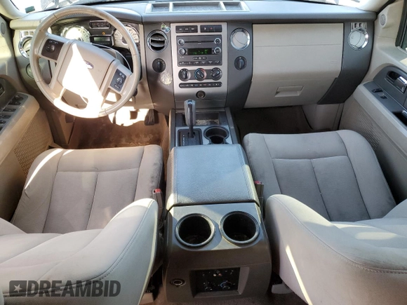 2012 Ford Expedition XLT z VIN 1FMJU1J54CEF49213, wystawiony jako Copart lot #52355995 z przebiegiem 191 849 mil mil oraz Czysty tytuł • Clean title. Historia ofert i sprzedaży dostępna na DreamBid. Obrazek 8.