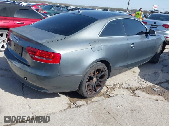 2012 Audi A5 Premium Plus z VIN WAULFAFR2CA003887, wystawiony jako IAAI lot #41829309 z przebiegiem 120 489 mil mil oraz . Historia ofert i sprzedaży dostępna na DreamBid. Obrazek 4.