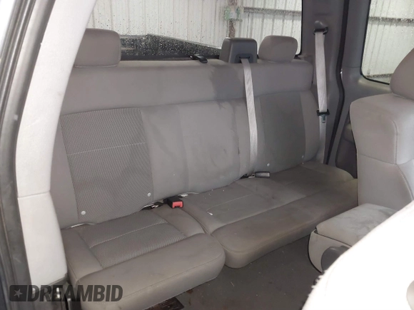 2006 Ford F-150 XL with VIN 1FTPX12V16FB81639, listed as a IAAI auction lot 41568970 with 273,852 mi miles. Bid and sale history available at carsss.com. Image 8.
