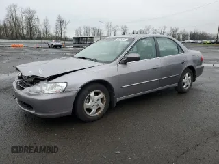 2000 Honda Accord EX z VIN JHMCG5656YC013644, wystawiony jako Copart lot #88126195 z przebiegiem 118 813 mil mil oraz Czysty tytuł • Clean title. Historia ofert i sprzedaży dostępna na DreamBid. Obrazek 1.