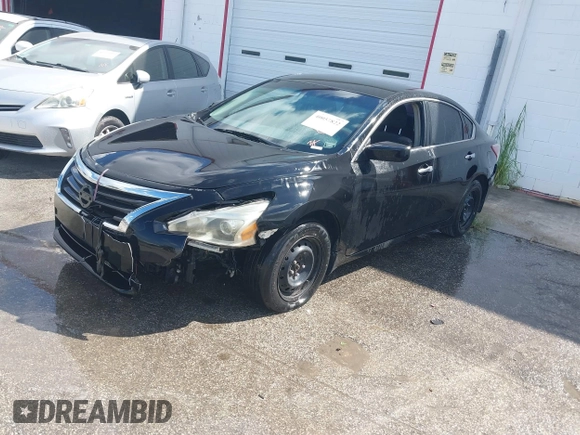 2013 Nissan Altima SV with VIN 1N4AL3AP5DC118239, listed as a IAAI auction lot 40057822 with 266,157 mi miles and . Bid and sale history available at carsss.com. Image 2.