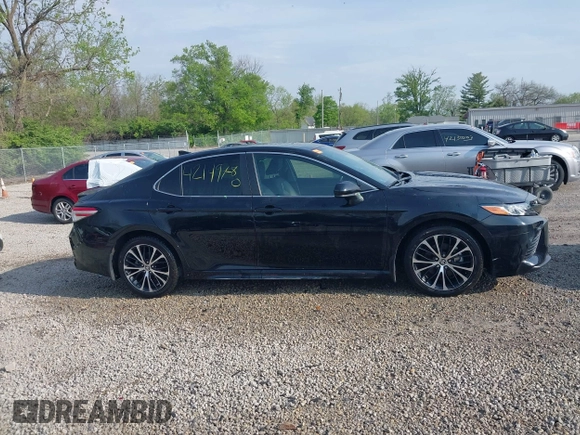 2020 Toyota Camry SE z VIN 4T1G11AK7LU970275, wystawiony jako IAAI lot #42149780 z przebiegiem 67 969 mil mil oraz . Historia ofert i sprzedaży dostępna na DreamBid. Obrazek 13.