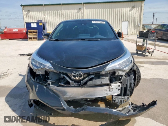 2020 Toyota C-HR LE z VIN JTNKHMBX9L1077558, wystawiony jako Copart lot #53603615 z przebiegiem 61 254 mil mil oraz Szkoda całkowita • Salvage title. Historia ofert i sprzedaży dostępna na DreamBid. Obrazek 5.