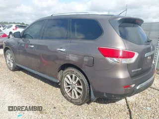 2015 Nissan Pathfinder S with VIN 5N1AR2MN0FC701622, listed as a IAAI auction lot 42243858 with 162,072 mi miles and . Bid and sale history available at DreamBid. Image 3.