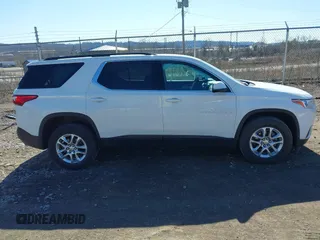 2021 Chevrolet Traverse LT Cloth with VIN 1GNEVGKW0MJ260455, listed as a IAAI auction lot 41852970 with 22,178 mi miles. Bid and sale history available at carsss.com. Image 14.