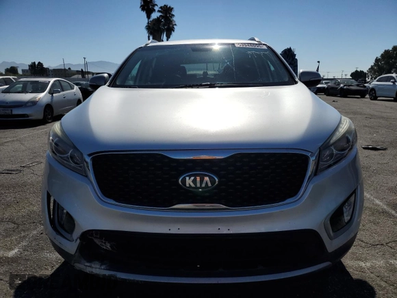 2018 Kia Sorento EX with VIN 5XYPH4A53JG385140, listed as a Copart auction lot 63948095 with 186,391 mi miles and Salvage title. Bid and sale history available at DreamBid. Image 5.