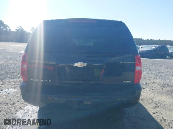 2011 Chevrolet Suburban LT with VIN 1GNSCJE06BR402433, listed as a IAAI auction lot 41819335 with 203,335 mi miles. Bid and sale history available at carsss.com. Image 16.