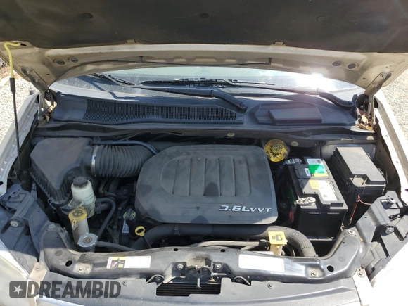 2014 Chrysler Town & Country Touring with VIN 2C4RC1BG0ER174758, listed as a Copart auction lot 59584065 with 192,965 mi miles and Salvage title. Bid and sale history available at DreamBid. Image 12.