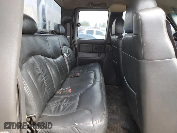 2007 GMC Sierra 2500HD SLE1 z VIN 1GTHK29D57E164940, wystawiony jako Copart lot #71756044 z przebiegiem 371 493 mil mil oraz Nie do naprawy • Non repairable. Historia ofert i sprzedaży dostępna na DreamBid. Obrazek 10.