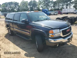 2005 GMC Sierra 2500HD SLT with VIN 1GTHK292X5E141116, listed as a Copart auction lot 61093415 with 160,630 mi miles and Salvage title. Bid and sale history available at DreamBid. Image 4.