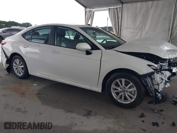 2025 Toyota Camry LE with VIN 4T1DAACK9SU112515, listed as a IAAI auction lot 41932562 with 587 mi miles and . Bid and sale history available at DreamBid. Image 13.