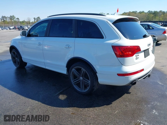 2015 Audi Q7 3.0T S line Prestige with VIN WA1DGAFE5FD020651, listed as a IAAI auction lot 41863003 with 167,938 mi miles. Bid and sale history available at carsss.com. Image 3.