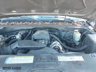 2000 Chevrolet Silverado 1500 with VIN 1GCEC14VXYE123537, listed as a IAAI auction lot 41709768 with 292,146 mi miles. Bid and sale history available at carsss.com. Image 10.
