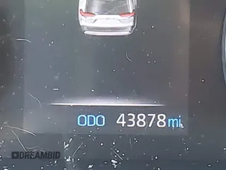 2022 Toyota RAV4 Hybrid SE z VIN JTM16RFV5ND053223, wystawiony jako IAAI lot #42217744 z przebiegiem 43 878 mil mil oraz . Historia ofert i sprzedaży dostępna na DreamBid. Obrazek 14.