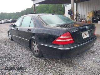 2000 Mercedes-Benz S with VIN WDBNG70J4YA020596, listed as a IAAI auction lot 42101357 with Not Provided miles. Bid and sale history available at carsss.com. Image 3.