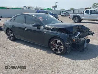 2023 Audi A4 S line Premium Plus z VIN WAUEAAF48PA009002, wystawiony jako IAAI lot #42037321 z przebiegiem 42 080 mil mil oraz . Historia ofert i sprzedaży dostępna na DreamBid. Obrazek 1.
