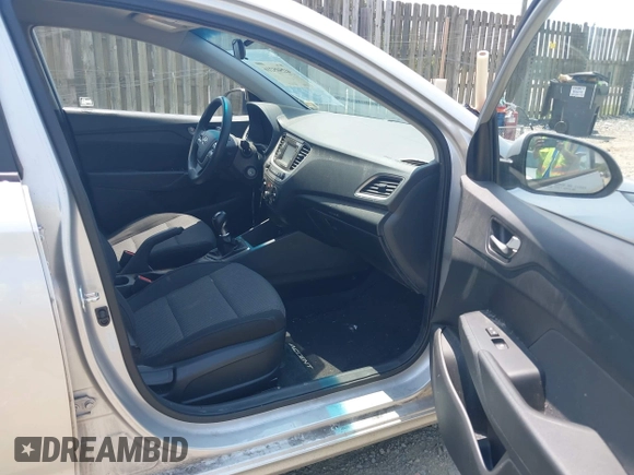 2018 Hyundai Accent SEL z VIN 3KPC24A35JE034306, wystawiony jako IAAI lot #42505216 z przebiegiem 53 999 mil mil oraz . Historia ofert i sprzedaży dostępna na DreamBid. Obrazek 5.