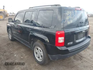 2016 Jeep Patriot Sport z VIN 1C4NJPBB1GD698521, wystawiony jako IAAI lot #40796670 z przebiegiem 139 801 mil mil oraz . Historia ofert i sprzedaży dostępna na DreamBid. Obrazek 3.