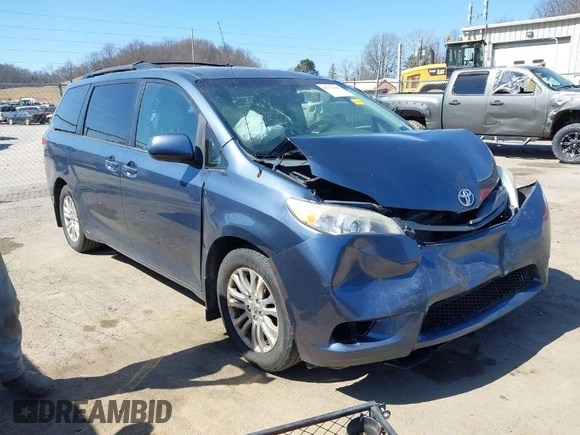 2013 Toyota Sienna XLE AAS with VIN 5TDYK3DC0DS398381, listed as a IAAI auction lot 41773688 with 169,055 mi miles. Bid and sale history available at carsss.com. Image 1.
