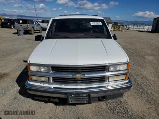 1998 Chevrolet Tahoe with VIN 1GNEK13R6WJ300586, listed as a Copart auction lot 71018274 with 177,722 mi miles and Clean Title. Bid and sale history available at carsss.com. Image 5.
