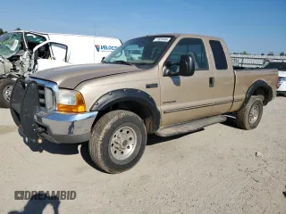 1999 Ford Super Duty F-250 XL with VIN 1FTNX21F1XEC88902, listed as a Copart auction lot 77635484 with 320,893 mi miles and Salvage Title. Bid and sale history available at carsss.com. Image 1.