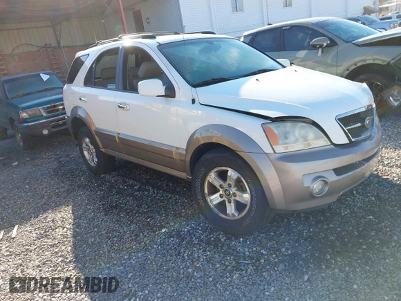 2005 Kia Sorento LX with VIN KNDJD733855444289, listed as a IAAI auction lot 41001977 with 193,973 mi miles. Bid and sale history available at carsss.com. Image 1.