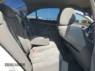 2008 Toyota Camry LE z VIN 4T1BE46K88U734590, wystawiony jako Copart lot #58566685 z przebiegiem 204 814 mil mil oraz Szkoda całkowita • Salvage title. Historia ofert i sprzedaży dostępna na DreamBid. Obrazek 10.