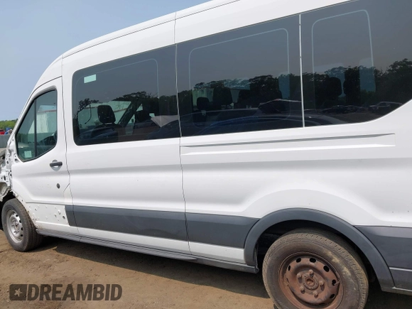 2015 Ford Transit Passenger XL с VIN 1FBAX2CG7FKA10515, выставлен на аукционе IAAI как лот 42424182 с пробегом 8 962 миль миль и . История ставок и продаж доступна на DreamBid. Изображение 13.