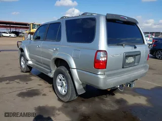 2001 Toyota 4Runner SR5 with VIN JT3GN86RX10208106, listed as a IAAI auction lot 41431091 with 305,859 mi miles. Bid and sale history available at carsss.com. Image 3.