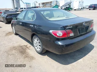 2002 Lexus ES 300 с VIN JTHBF30G120068539, выставлен на аукционе IAAI как лот 42413361 с пробегом 133 625 миль миль и . История ставок и продаж доступна на DreamBid. Изображение 3.