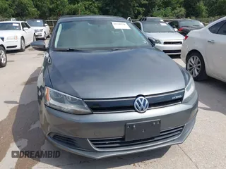 2013 Volkswagen Jetta Hybrid SE с VIN 3VW637AJ5DM263330, выставлен на аукционе IAAI как лот 42540756 с пробегом 109 164 миль миль и . История ставок и продаж доступна на DreamBid. Изображение 6.