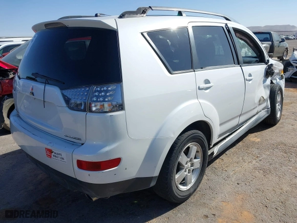 2009 Mitsubishi Outlander ES with VIN JA4LS21W49Z015920, listed as a IAAI auction lot 41845969 with 291,723 mi miles. Bid and sale history available at carsss.com. Image 4.