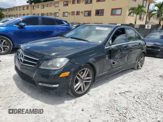 2012 Mercedes-Benz C 300 Sport с VIN WDDGF8BB7CR200079, выставлен на аукционе Copart как лот 61307535 с пробегом 131 500 миль миль и Чистый • Clean title. История ставок и продаж доступна на DreamBid. Изображение 1.