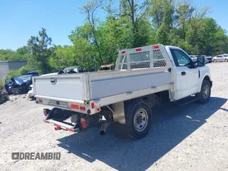 2019 Ford Super Duty F-250 SRW XL with VIN 1FDBF2A69KED43087, listed as a IAAI auction lot 41982751 with 98,528 mi miles. Bid and sale history available at carsss.com. Image 4.