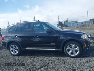 2013 BMW X5 xDrive50i z VIN 5UXZV8C51DL426944, wystawiony jako IAAI lot #41911303 z przebiegiem 106 266 mil mil oraz . Historia ofert i sprzedaży dostępna na DreamBid. Obrazek 13.