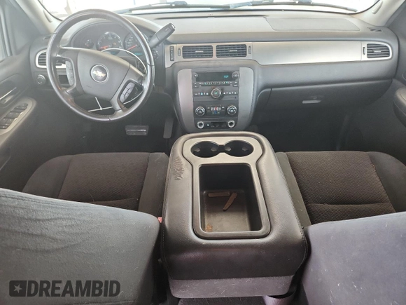 2007 Chevrolet Suburban LS with VIN 1GNFC16JX7R401981, listed as a Copart auction lot 64618945 with 153,205 mi miles and Clean title. Bid and sale history available at DreamBid. Image 8.