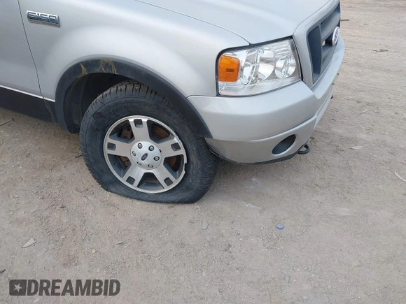 2006 Ford F-150 XLT with VIN 1FTPW14536FA32620, listed as a IAAI auction lot 40954768 with 194,303 mi miles. Bid and sale history available at carsss.com. Image 6.