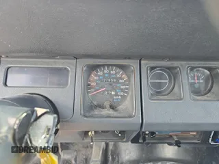 1993 Jeep Wrangler S z VIN 1J4FY19P5PP261872, wystawiony jako Copart lot #58435955 z przebiegiem 127 959 mil mil oraz Czysty tytuł • Clean title. Historia ofert i sprzedaży dostępna na DreamBid. Obrazek 8.