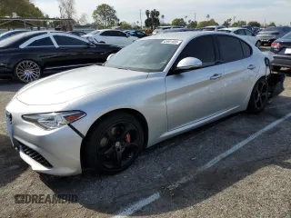 2019 Alfa Romeo Giulia z VIN ZARFAMAN5K7610064, wystawiony jako Copart lot #45681685 z przebiegiem 87 503 mil mil oraz Szkody całkowita. Historia ofert i sprzedaży dostępna na DreamBid. Obrazek 1.