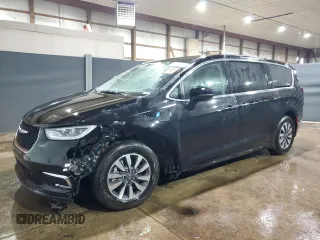 2024 Chrysler Pacifica Hybrid Select z VIN 2C4RC1S70RR127106, wystawiony jako Copart lot #61383635 z przebiegiem 39 345 mil mil oraz Czysty tytuł • Clean title. Historia ofert i sprzedaży dostępna na DreamBid. Obrazek 1.